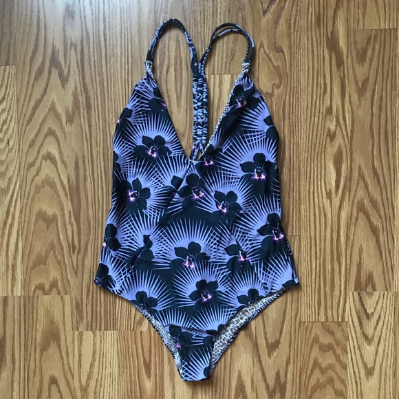 SOLD Acacia Modern Pacific Venezuela, Small - Picture 3 of 5